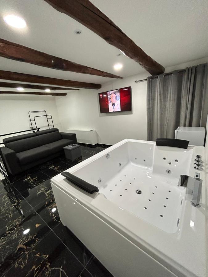 Giovanni Luxury Suites Неаполь Экстерьер фото