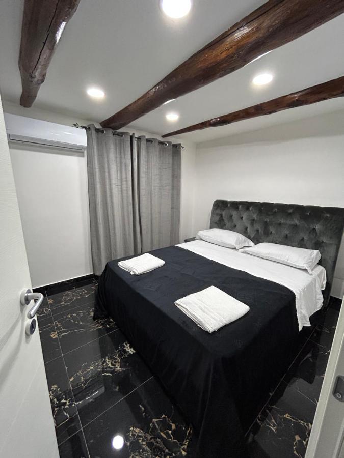 Giovanni Luxury Suites Неаполь Экстерьер фото