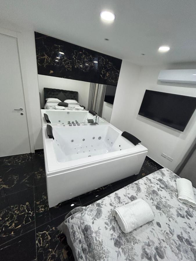 Giovanni Luxury Suites Неаполь Экстерьер фото