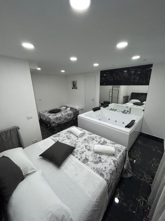 Giovanni Luxury Suites Неаполь Экстерьер фото