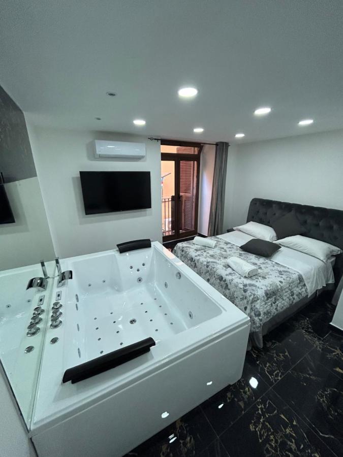 Giovanni Luxury Suites Неаполь Экстерьер фото