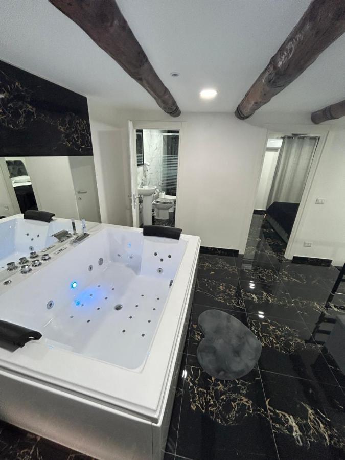 Giovanni Luxury Suites Неаполь Экстерьер фото