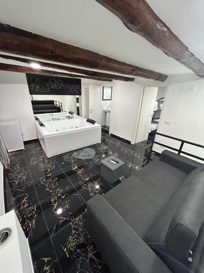 Giovanni Luxury Suites Неаполь Экстерьер фото