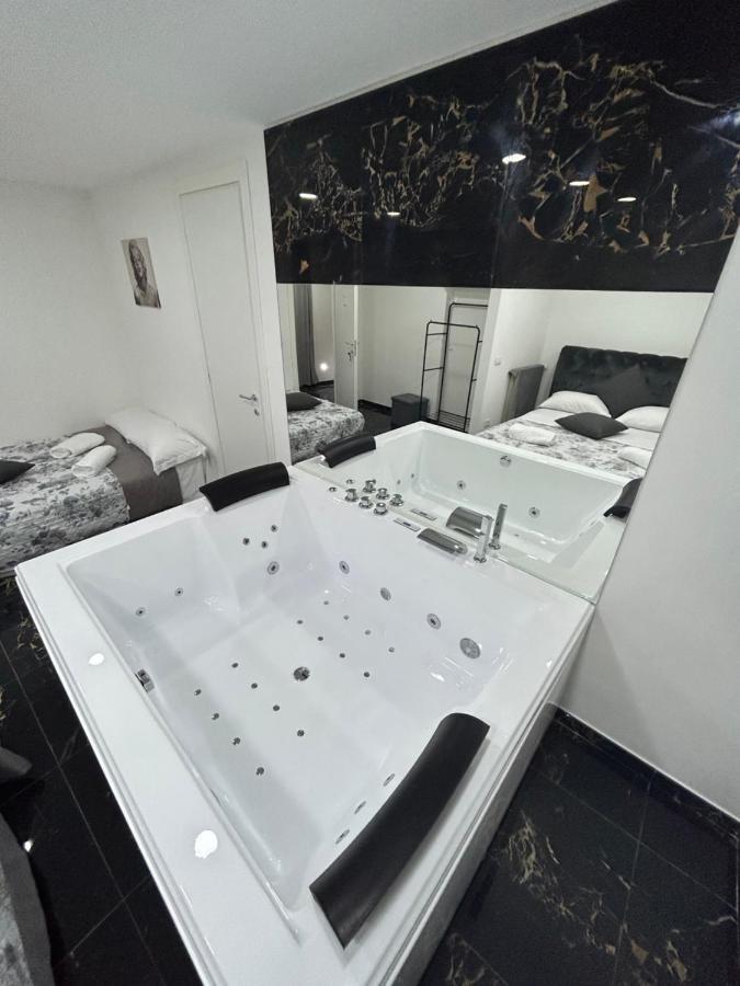 Giovanni Luxury Suites Неаполь Экстерьер фото