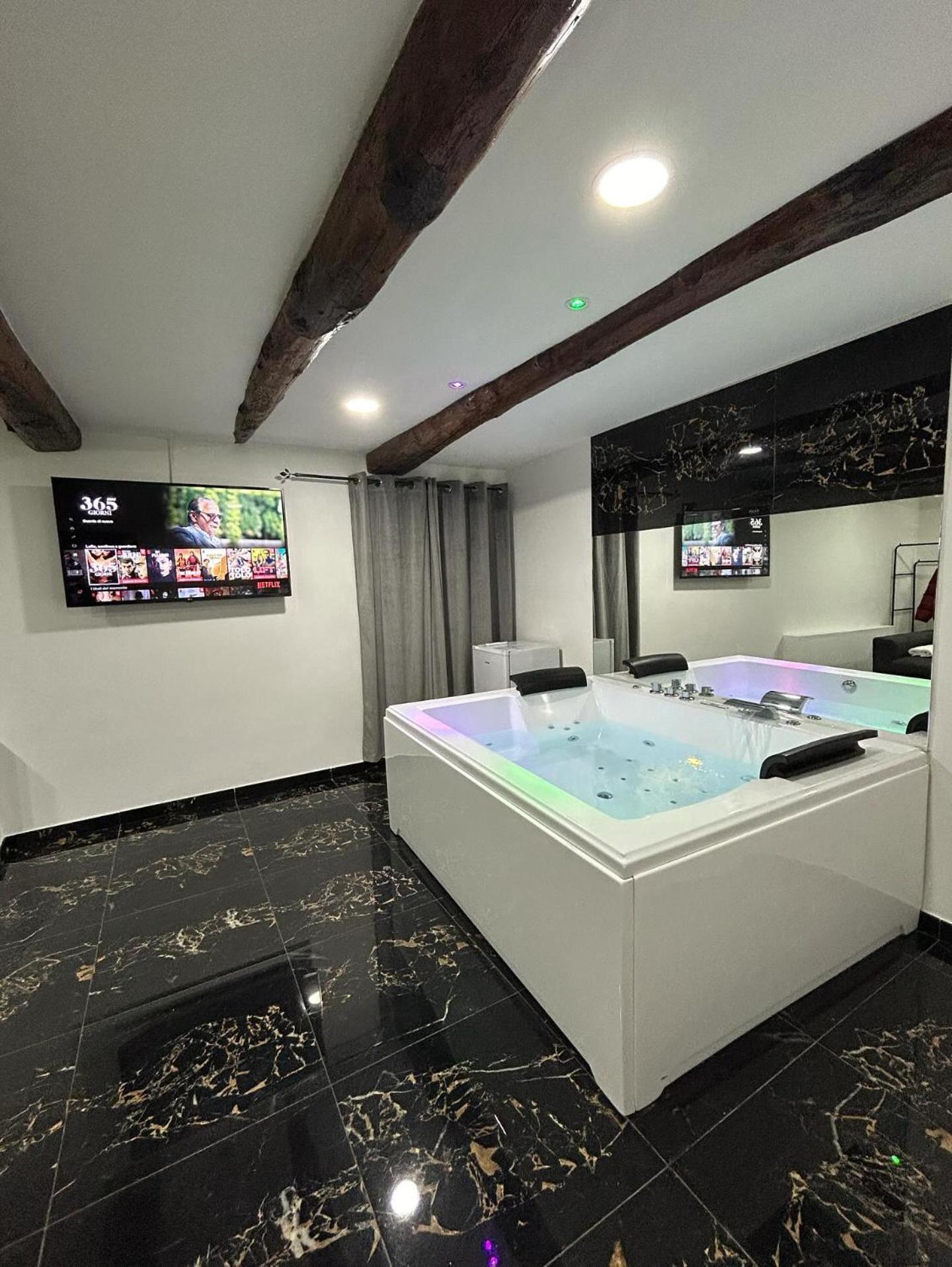 Giovanni Luxury Suites Неаполь Экстерьер фото