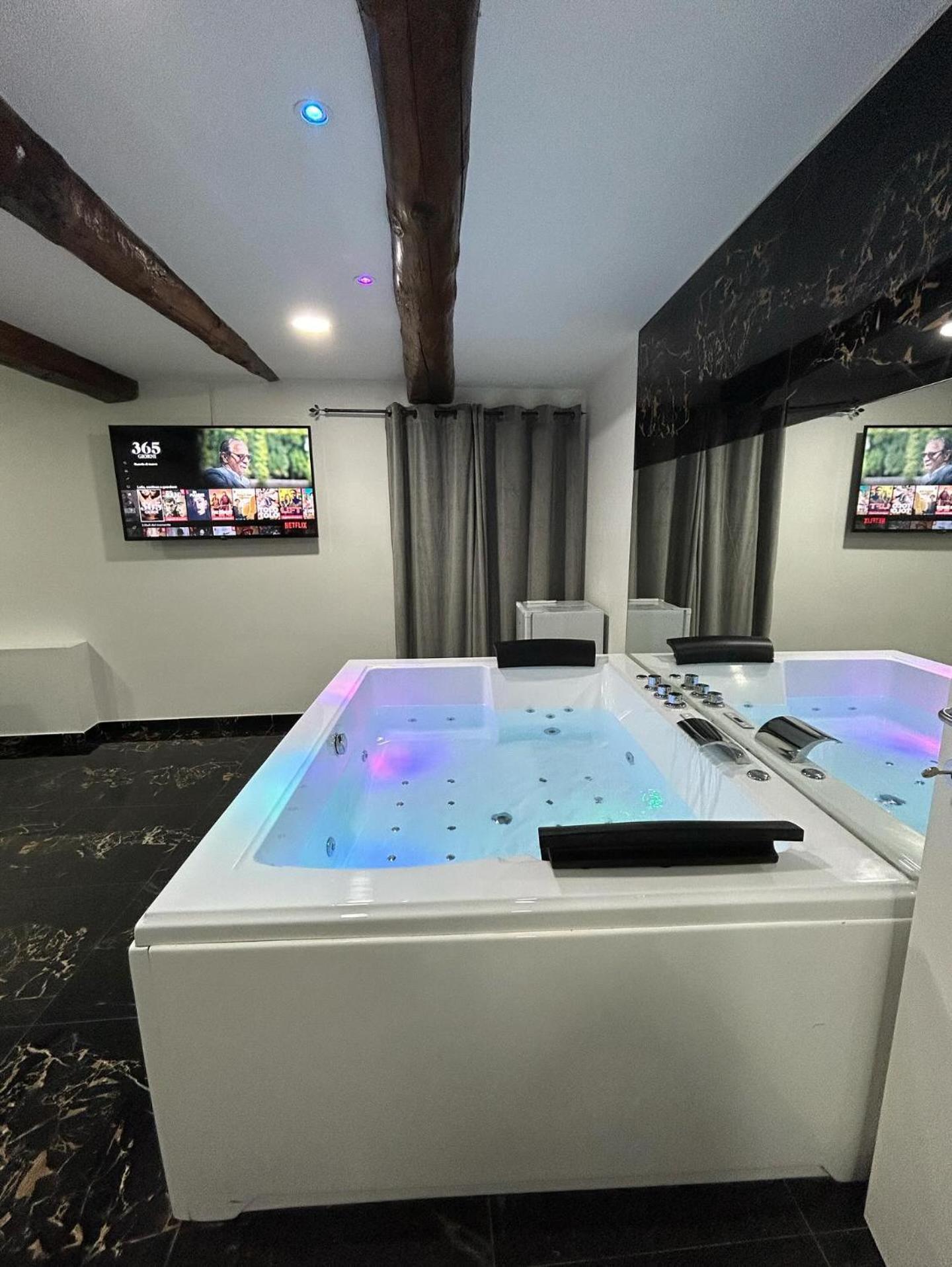 Giovanni Luxury Suites Неаполь Экстерьер фото